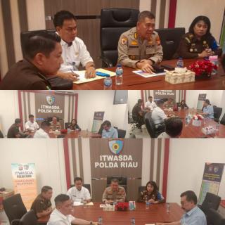 Asisten Pengawasan Kejaksaan Tinggi Riau Ikuti Rapat Satgas Saber Pungli Provinsi Riau